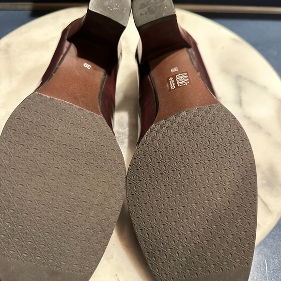 RSVP Burgundy Block Heel Copper Buckles Size 8/39 Great Condition Like New. - Picture 8 of 10